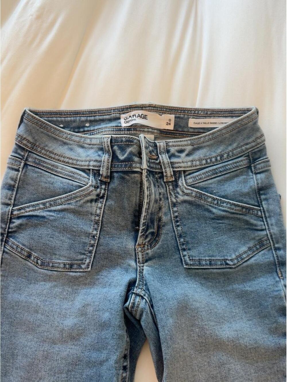 Garage Low Rise Flare Jeans 🩵